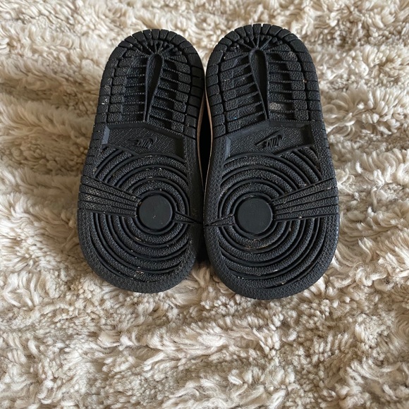 Jordan Shoes - Picture 3 of 3